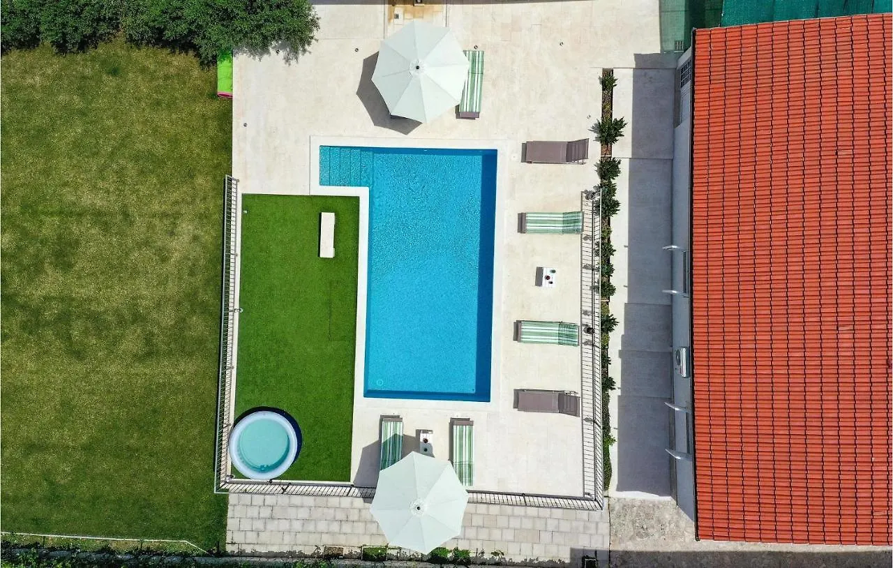 Holiday home Nice Home In Kastel Luksic With Wifi Croatia
