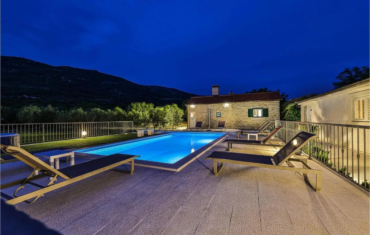 Nice Home In Kastel Luksic With Wifi 0*,  Croatia