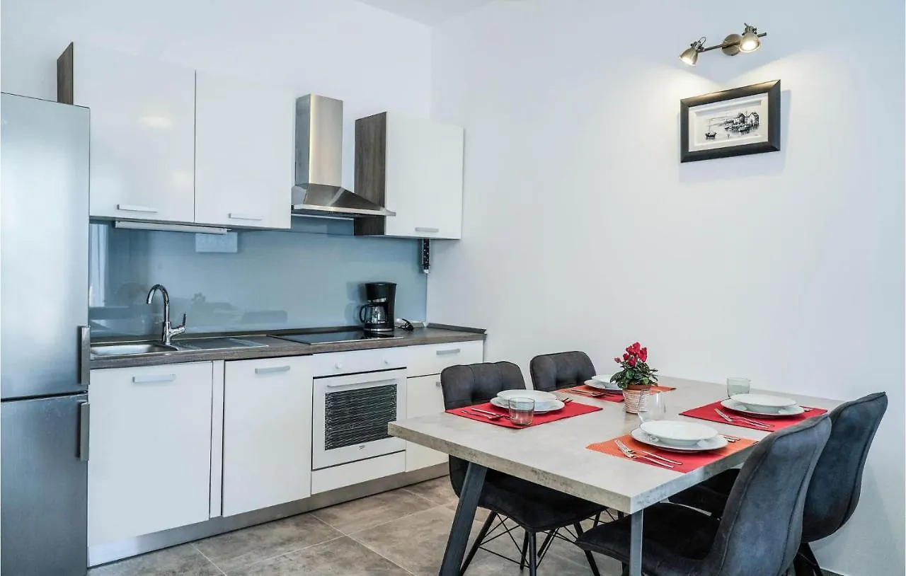 Holiday home Nice Home In Kastel Luksic With Wifi