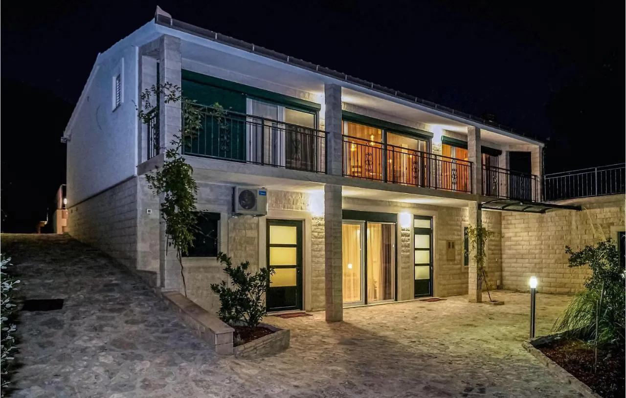 Nice Home In Kastel Luksic With Wifi 0*,  Croatia