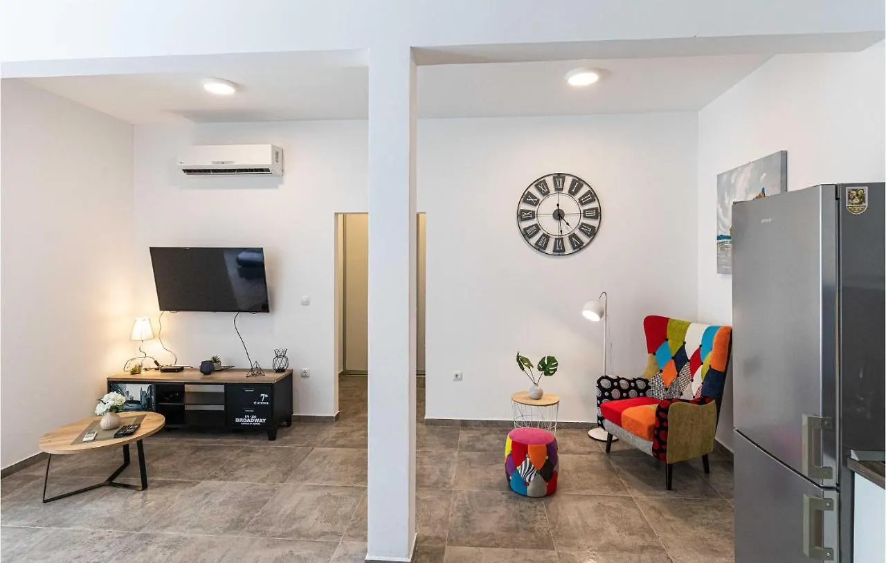 Nice Home In Kastel Luksic With Wifi Holiday home