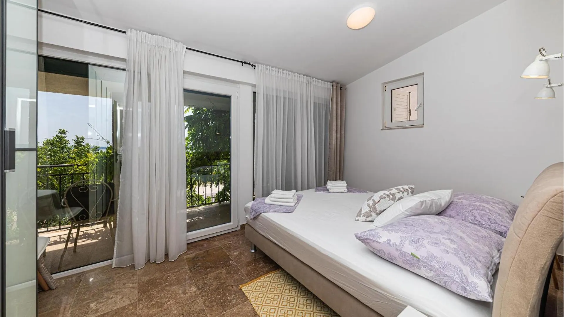 Nice Home In Kastel Luksic With Wifi Holiday home