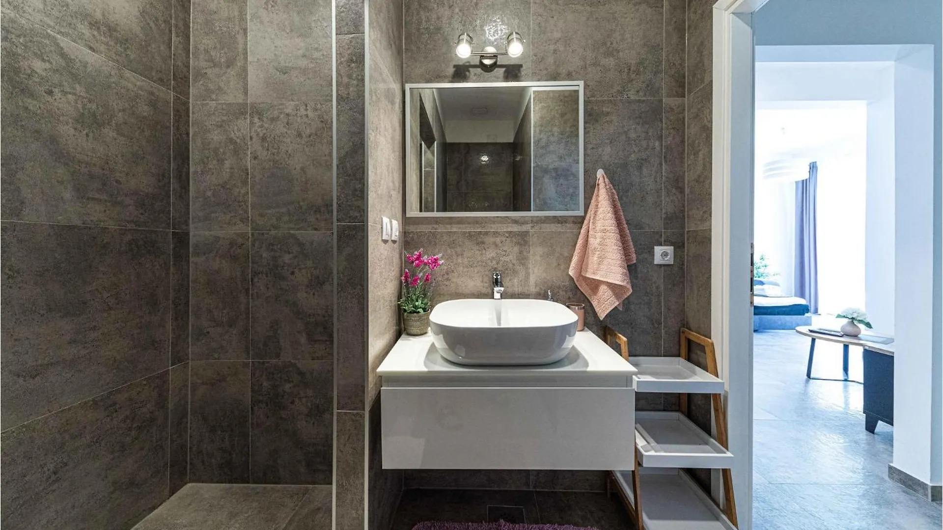 Nice Home In Kastel Luksic With Wifi